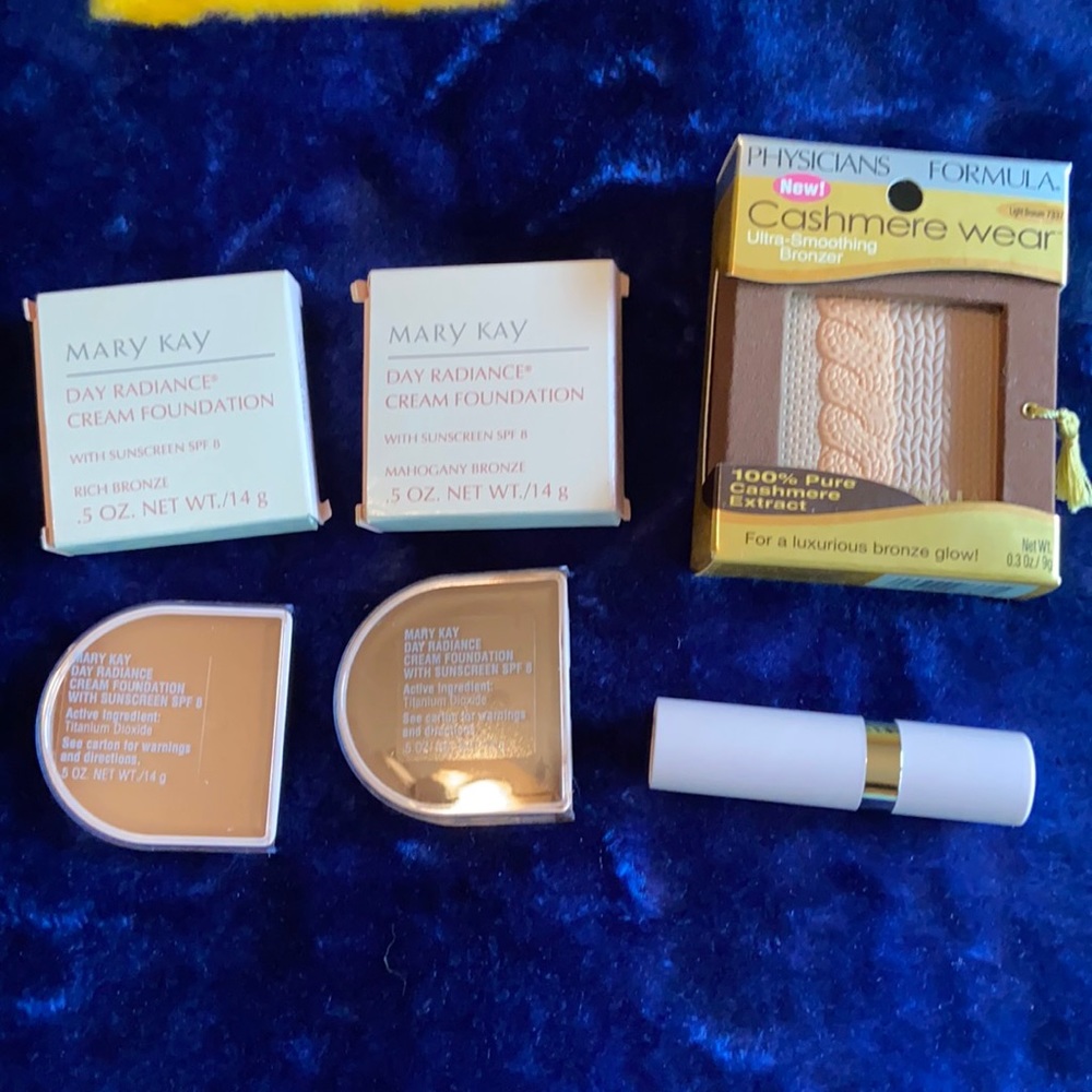 Mary Kay foundation and retractable brush